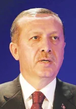 هنأه فيه بنتيجة الاستفتاء على تعديل الدستور التركي اتصال هاتفي بين الأخ قائد الثورة ورئيس الوزراء التركي