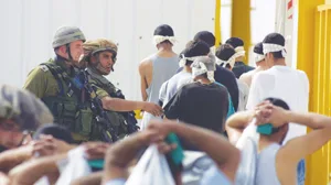 بالتزامن مع بدء الجولة الثانية من المفاوضات قصف صهيوني لشرق مدينة غزة واعتقال 10 فلسطينيين