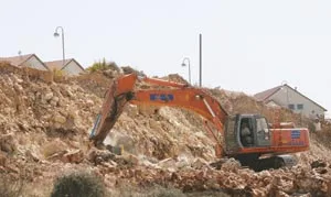 بإحدى البؤر الاستيطانية بالضفة الغربية مستوطنون صهاينة يبدؤون عملية توسيع جديدة