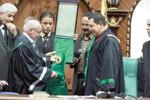 تثميناً للتحالف بين الفاتح والثورة البوليفارية أكاديمية الدراسات العليا تمنح الرئيس شافيز"شهادة الدكتوراه الفخرية في علم الاقتصاد الإنساني ووسام الساتو