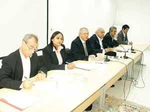 (نعم للنزاهة والشفافية... نعم للتنمية) شعار ترفعه الجماهيرية العظمى تزامناً مع اليوم العالمي لمكافحة الفساد