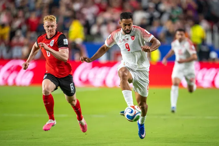 الأردن والنمسا تتنافسان بشدة في مباراة كأس العالم 2026. (الفرنسية)