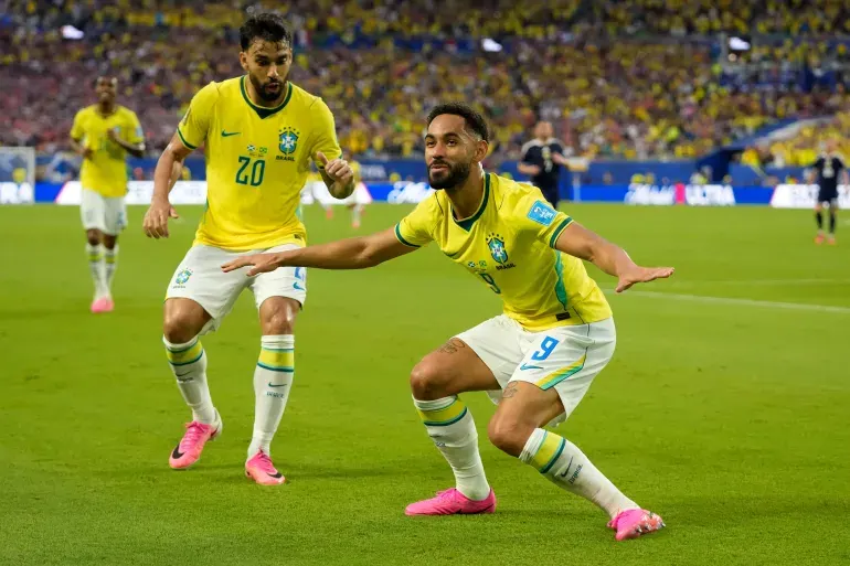 احتفال كونيا بالتسجيل. (AP)