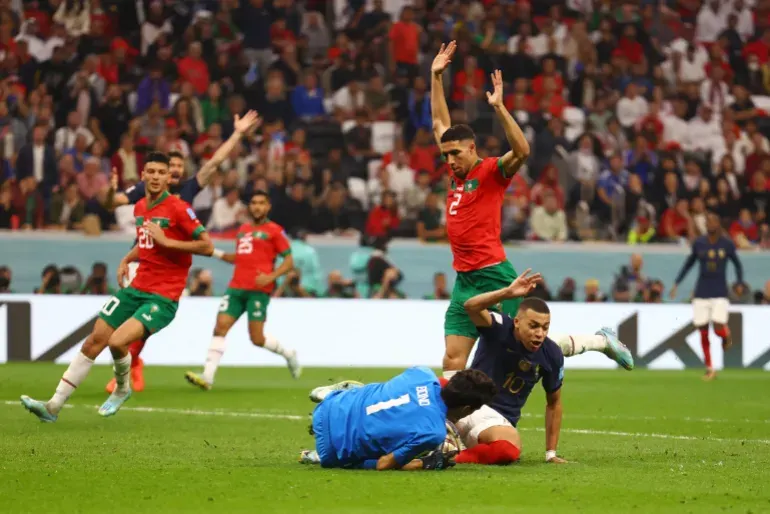فوز فرنسي بهدفين نظيفين على المغرب في مونديال 2022. (رويترز)