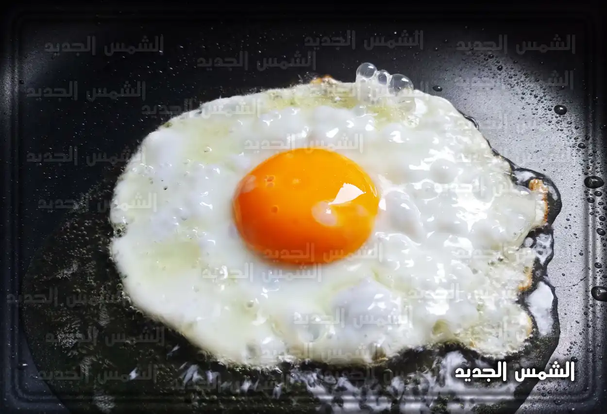 تفسير حلم رؤية أكل البيض المقلي للرجل في المنام