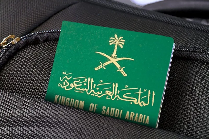 شروط السفر خارج المملكة 2026 - 1447: الجوازات السعودية توضح الرسوم والإجراءات